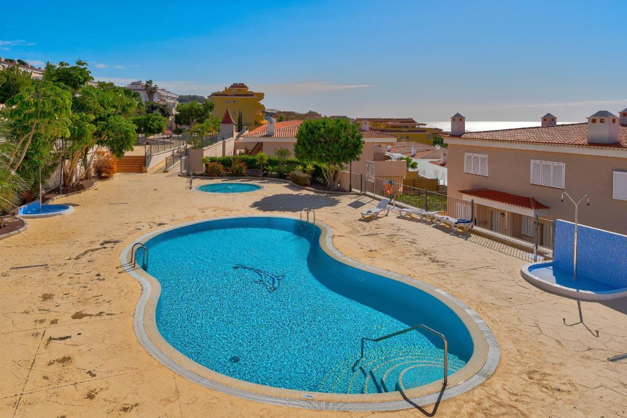 Modern Apartment With Large Terrasse, Bbq, Fast Wifi, 2 Pools Puerto de Santiago  Dış mekan fotoğraf